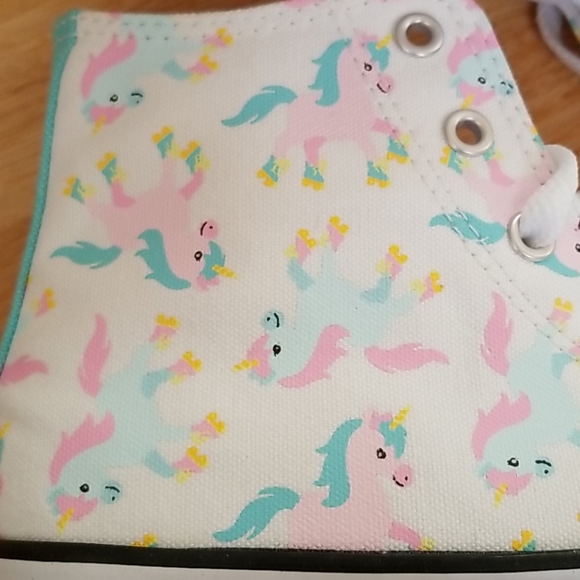 Unicorn Converse Sneakers - Picture 4 of 9